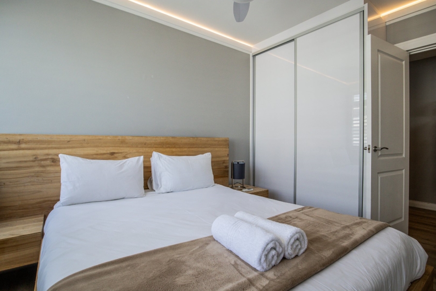 To Let 4 Bedroom Property for Rent in Sea Point Western Cape